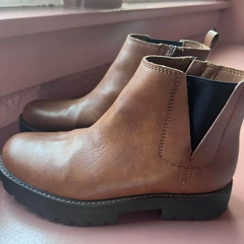 Zodiac Women's Cognac Chelsea Ankle Boots - Size 9